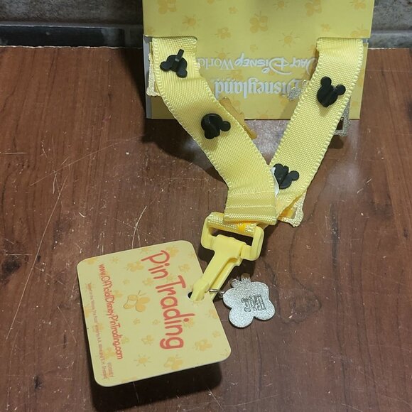 Disney Winnie the Pooh Trading Pins Hunny Pot Breakaway Lanyard ID Badge Holder - Picture 7 of 14